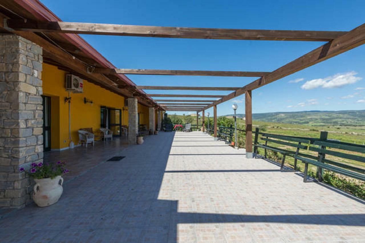 Cuaddus E Tellas Nuragus Bagian luar foto